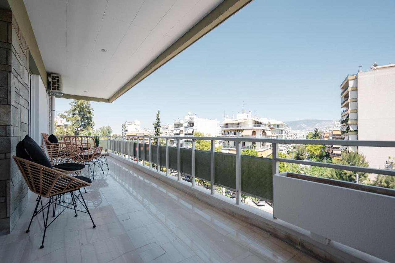 Luxury 4 Bedrooms Apartment Near Flisvos Marina Piräus Exterior foto