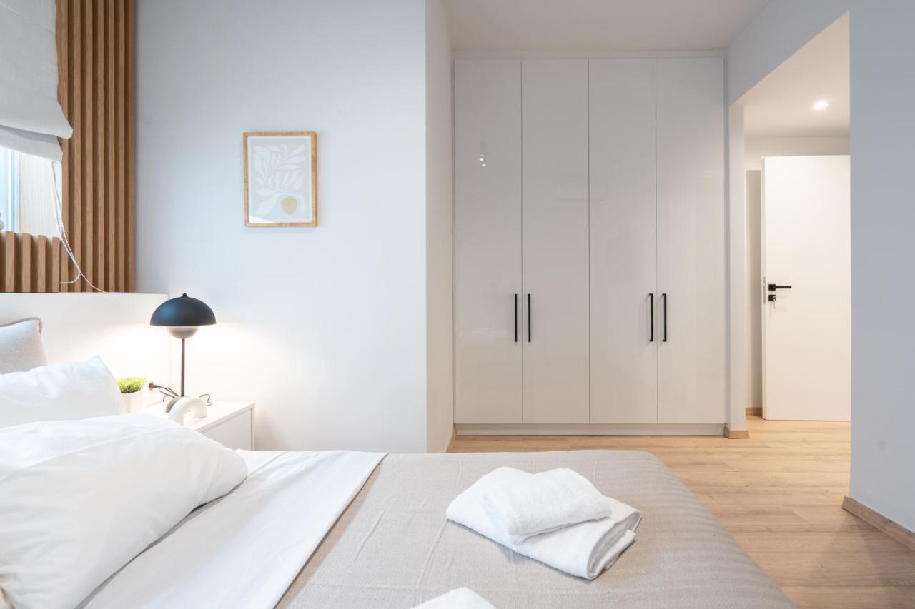 Luxury 4 Bedrooms Apartment Near Flisvos Marina Piräus Exterior foto