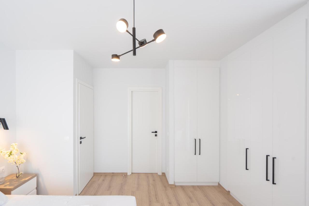 Luxury 4 Bedrooms Apartment Near Flisvos Marina Piräus Exterior foto