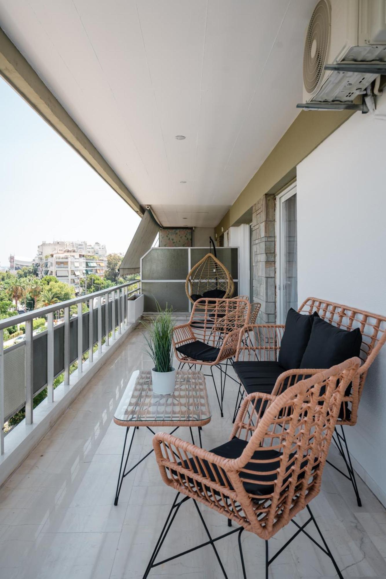 Luxury 4 Bedrooms Apartment Near Flisvos Marina Piräus Exterior foto