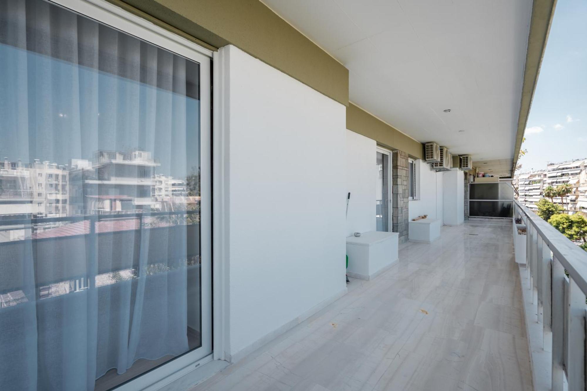 Luxury 4 Bedrooms Apartment Near Flisvos Marina Piräus Exterior foto