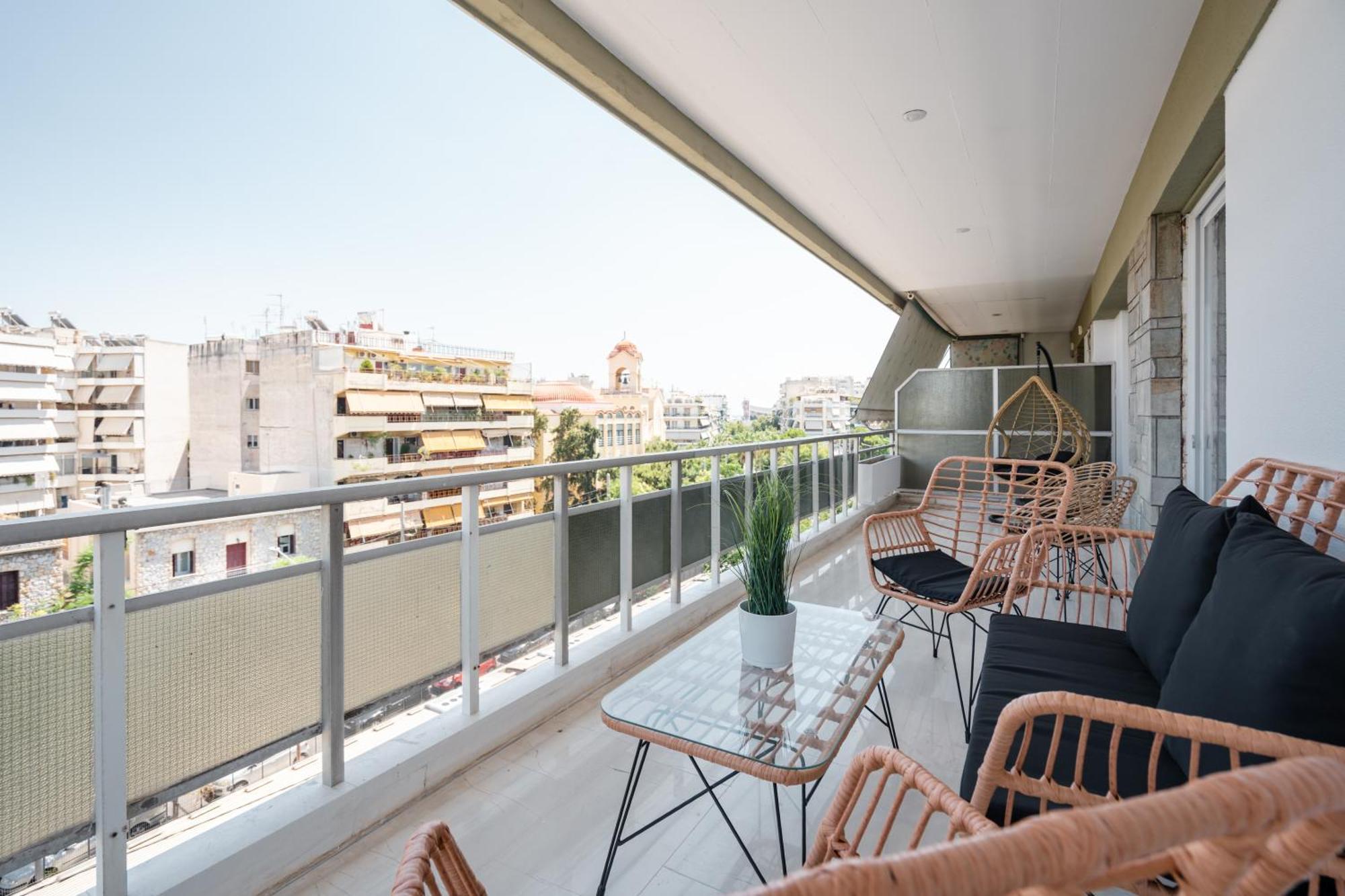 Luxury 4 Bedrooms Apartment Near Flisvos Marina Piräus Exterior foto