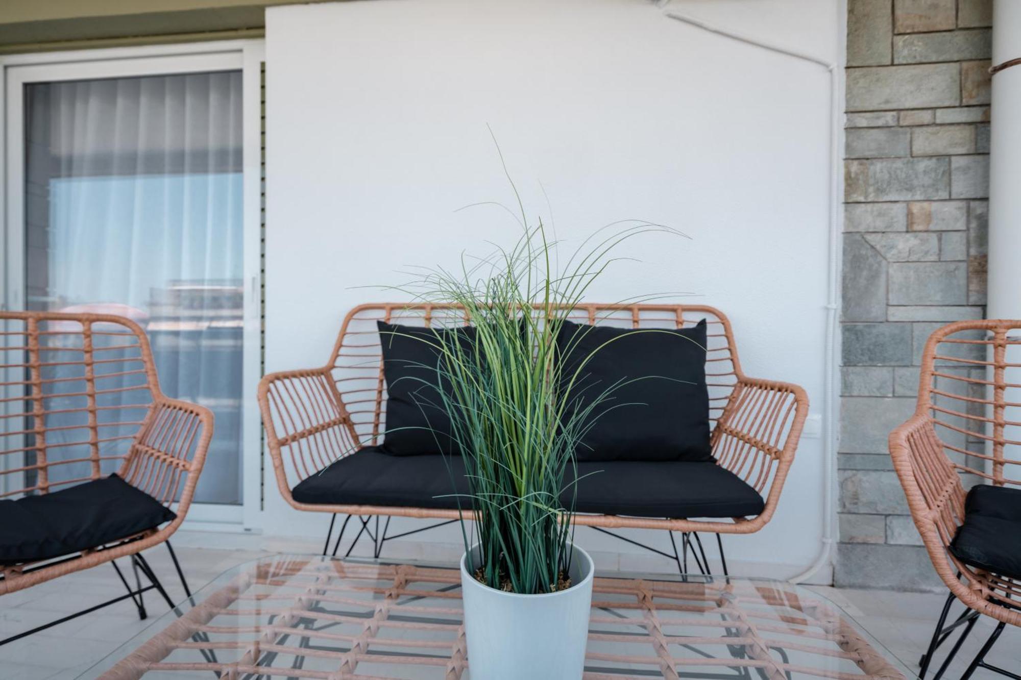 Luxury 4 Bedrooms Apartment Near Flisvos Marina Piräus Exterior foto