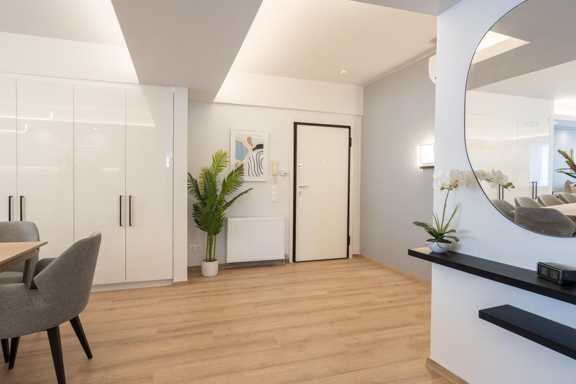 Luxury 4 Bedrooms Apartment Near Flisvos Marina Piräus Exterior foto