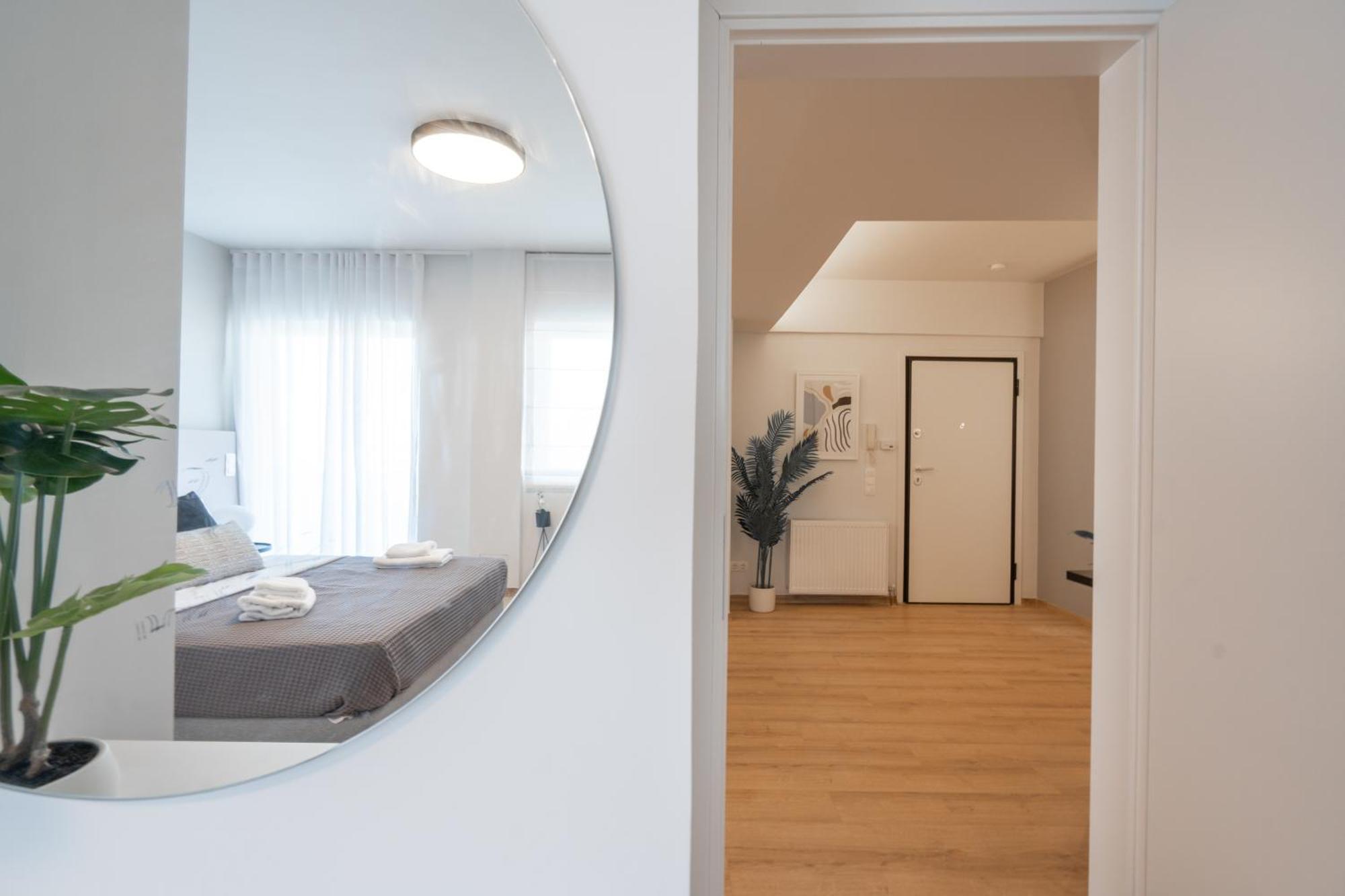 Luxury 4 Bedrooms Apartment Near Flisvos Marina Piräus Exterior foto